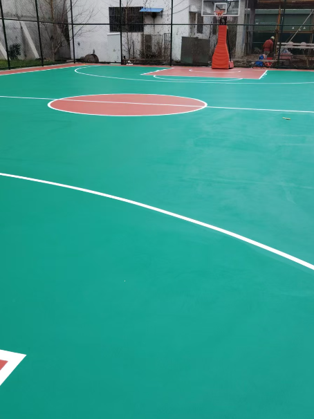 封丘 球场长期使用易出现地面开裂